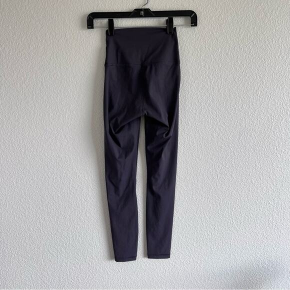 Everlane ReNew High Waist Athletic Leggings Purple - Picture 5 of 12